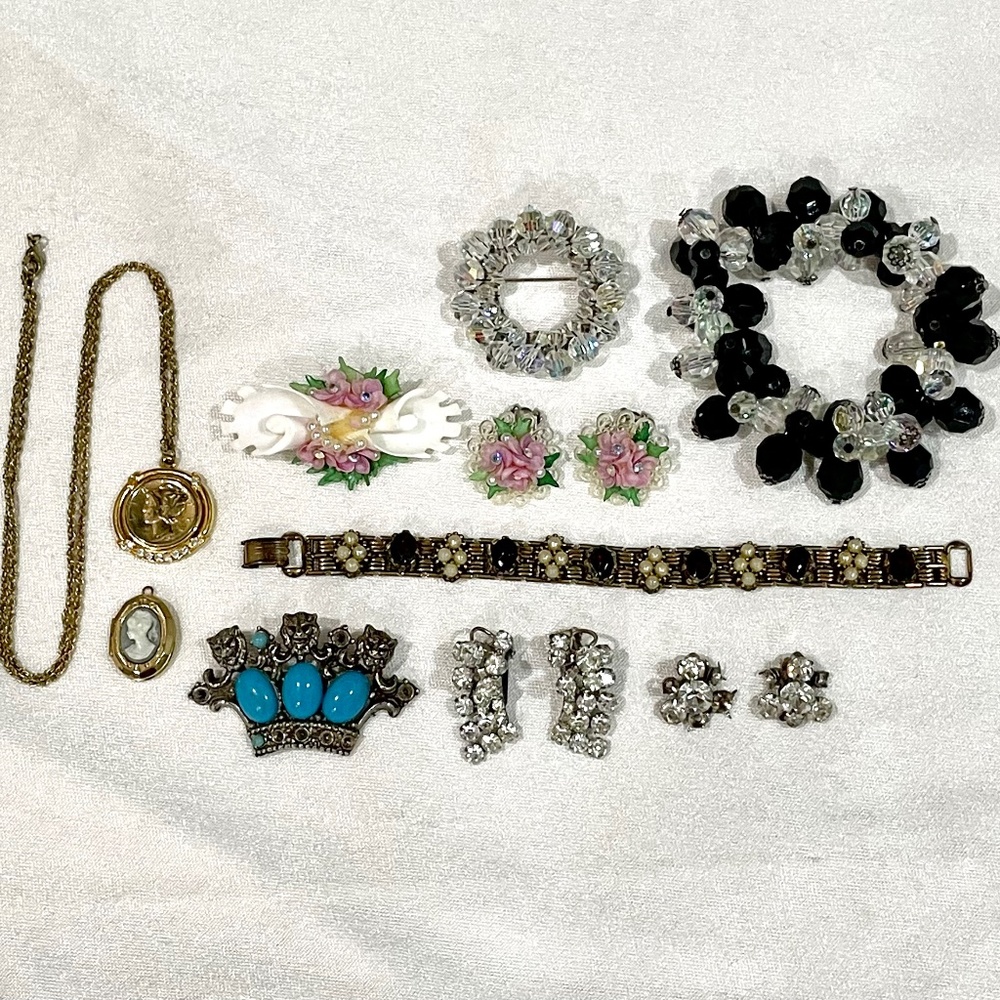 Vintage Rhinestone Crystal Necklace Bracelet Clip On Earrings Brooch Locket